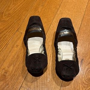 Brown suede Tod’s flats with soft sole